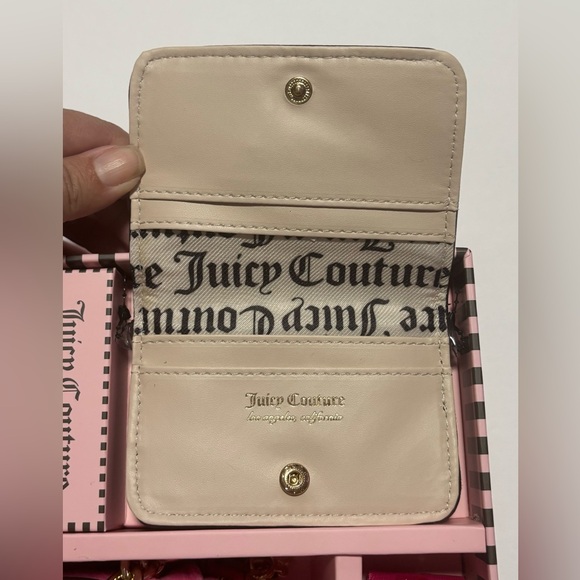Juicy Couture Gift Set Cool Blue Heritage Slim Camera Bag & Envelope Card Case - Picture 12 of 15